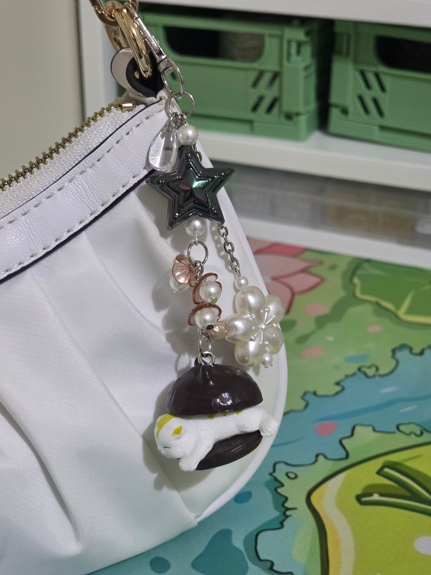 Black Star Cat Bun Keychain
